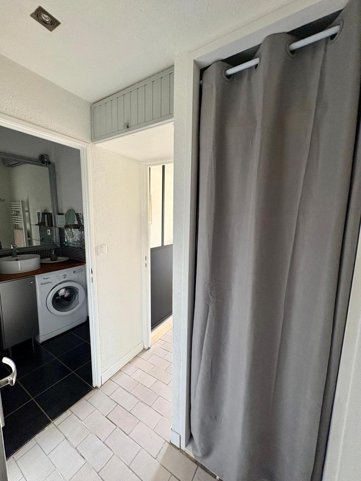 Apartamento Sejour Au Port Hyères Exterior foto