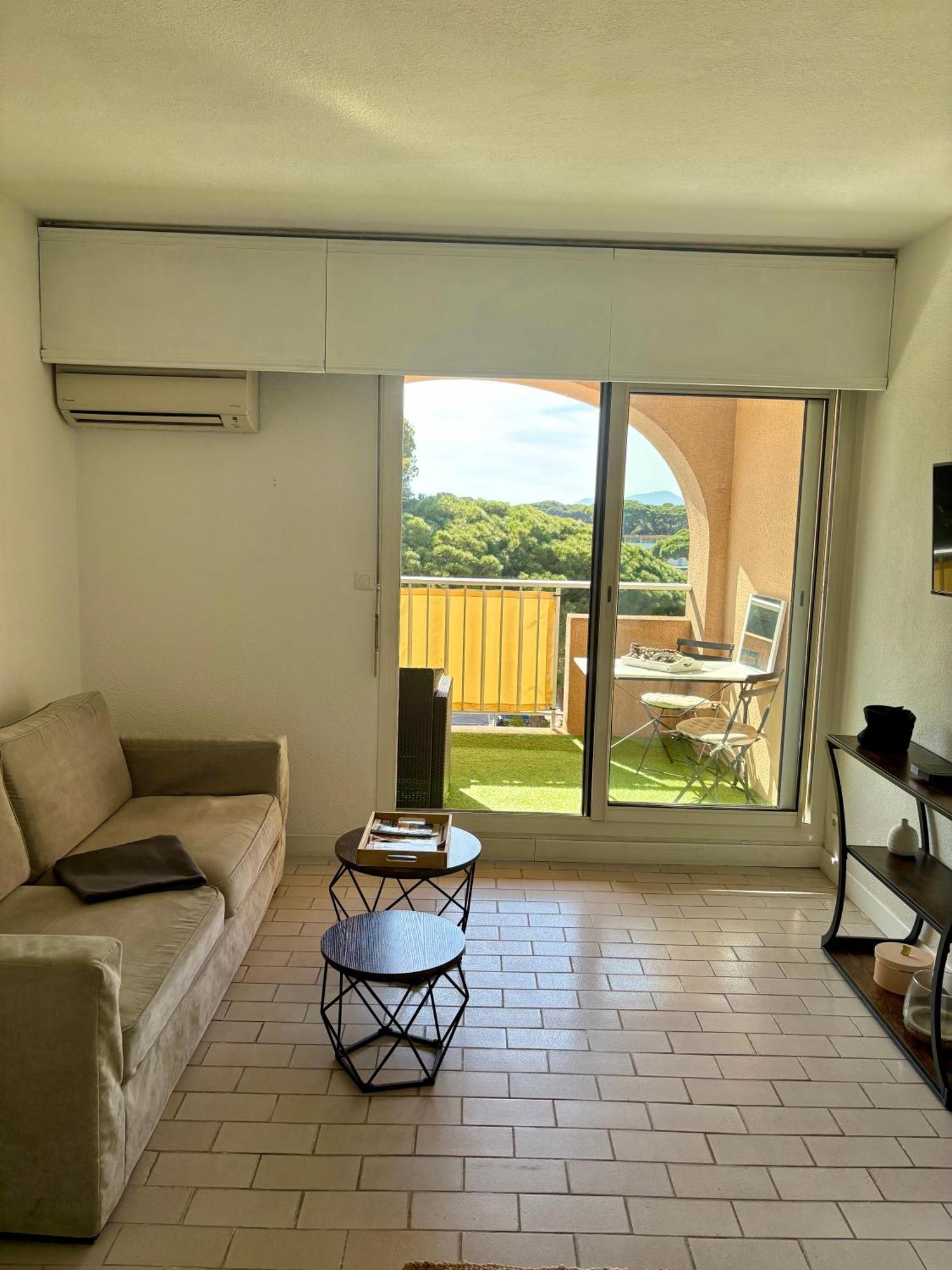 Apartamento Sejour Au Port Hyères Exterior foto