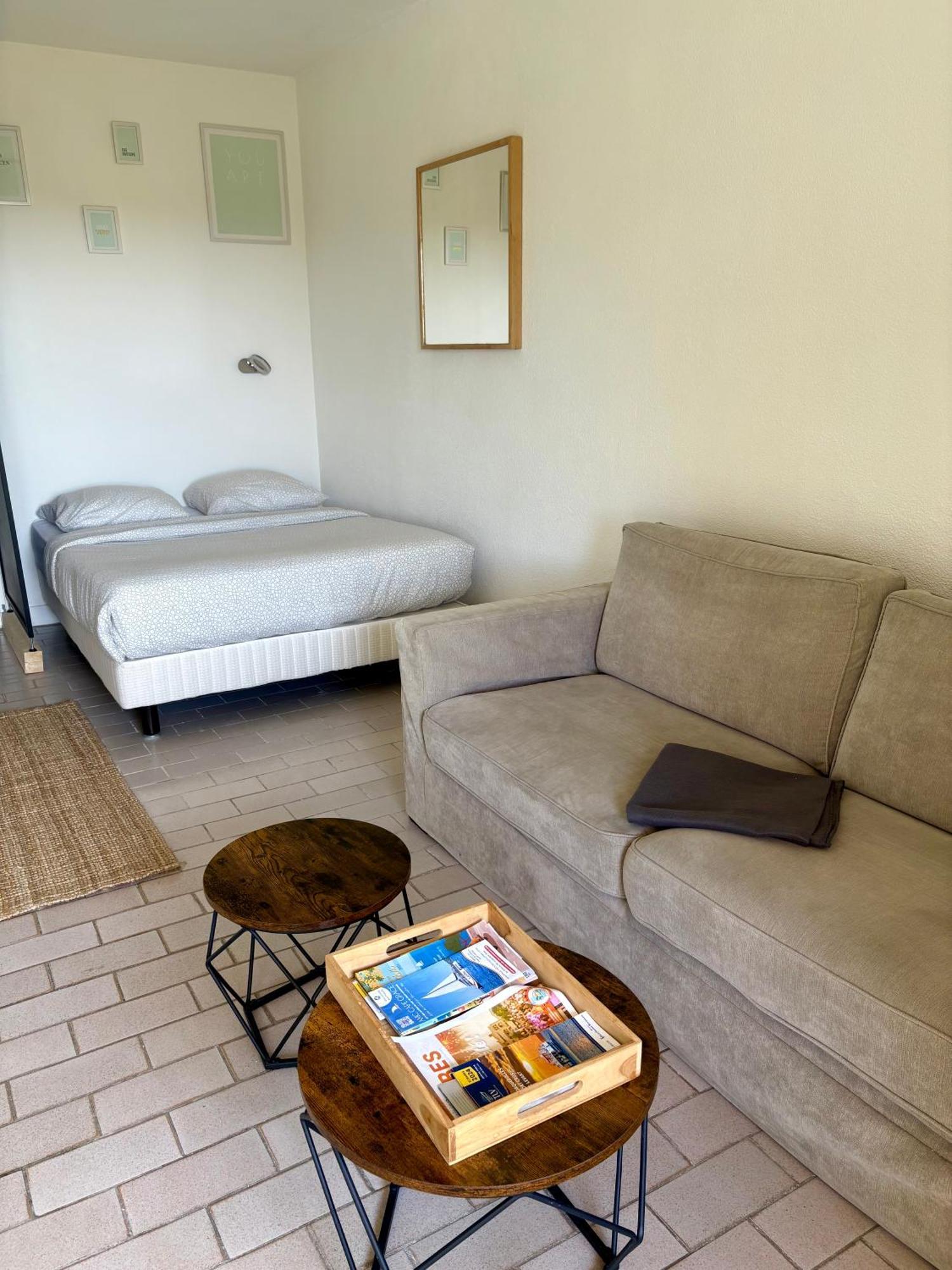 Apartamento Sejour Au Port Hyères Exterior foto